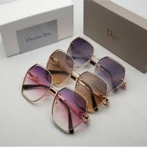نظارات ديور 30 Montaigne الشمسية الجديدة